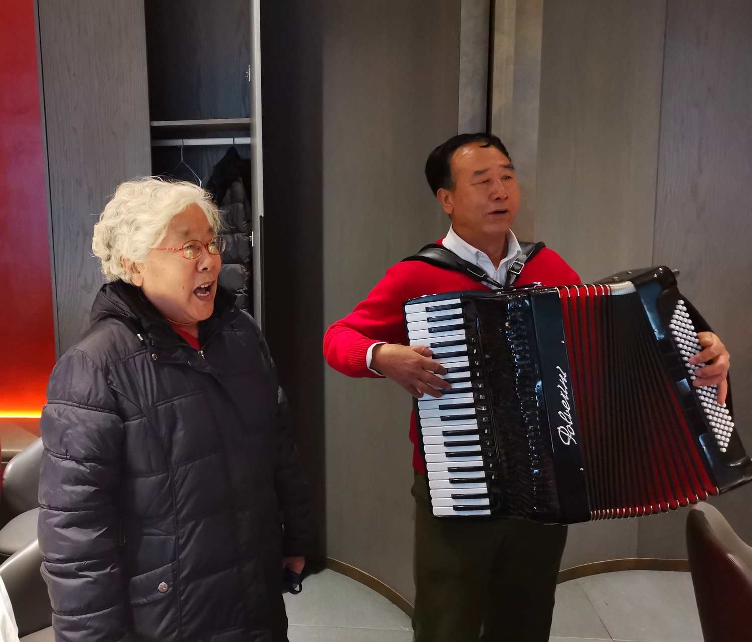 插友京城相聚 畅叙黄土情结
